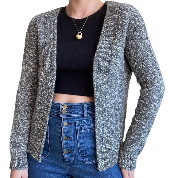 Hand Knit Womens 100% Wool Gray White Marled Minimalistic Preppy Cardigan Sz S - Picture 1 of 6